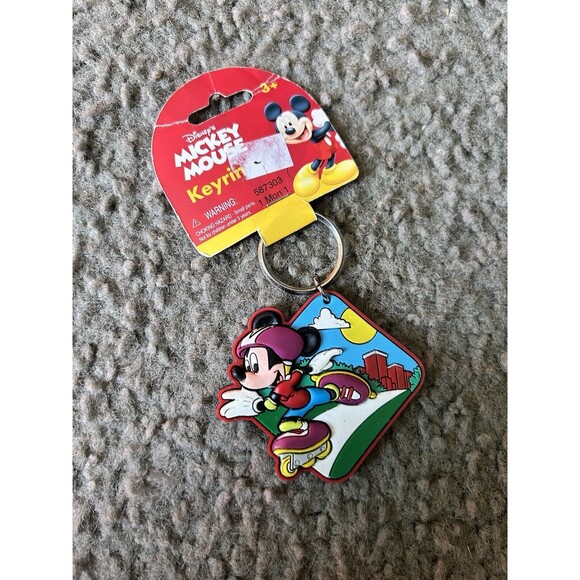 Mickey Mouse Rollerblading Keychain Key Ring - NEW Disney Roller Skate Rubber - Picture 1 of 3